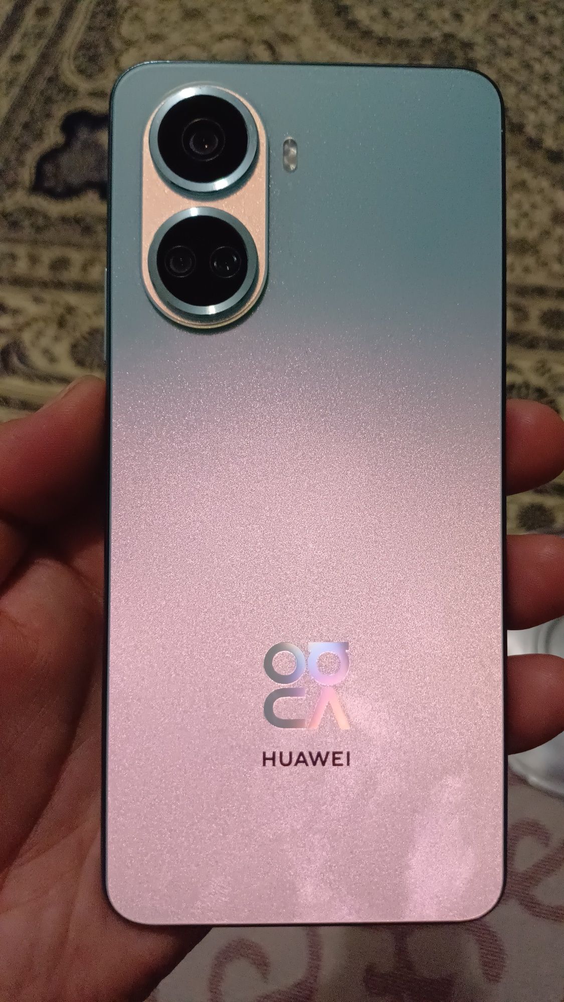 Срочно продам Nova 10Se/128г, 4G+ состояние как новый, без царапины.