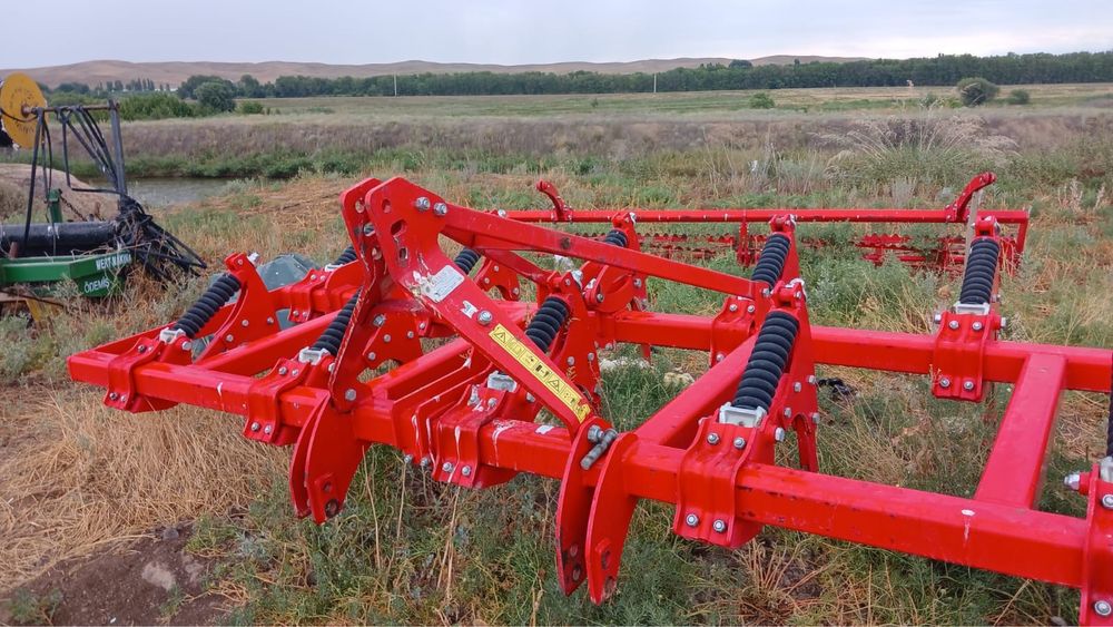 Чизель глубокорыхлитель