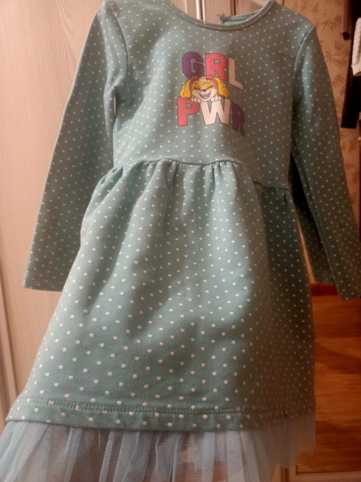 Детское платье продам 4-5 лет