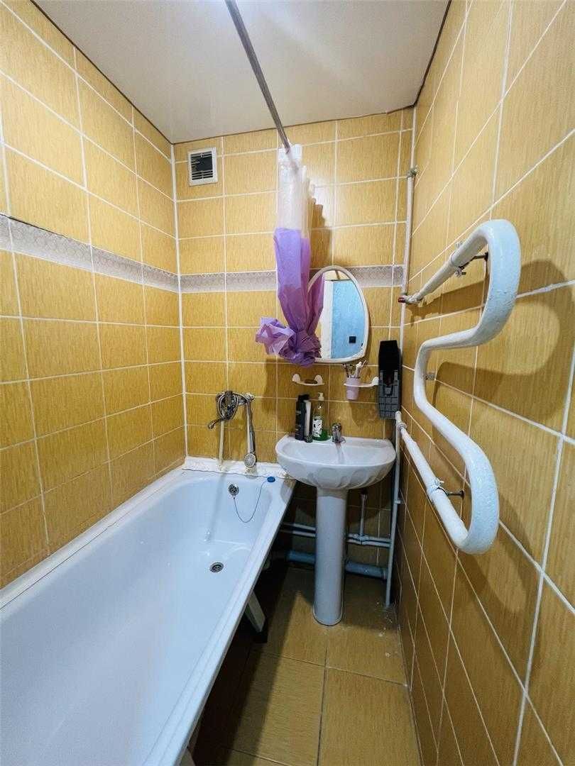 Продам 2х комн по Мира р-н 4 школы