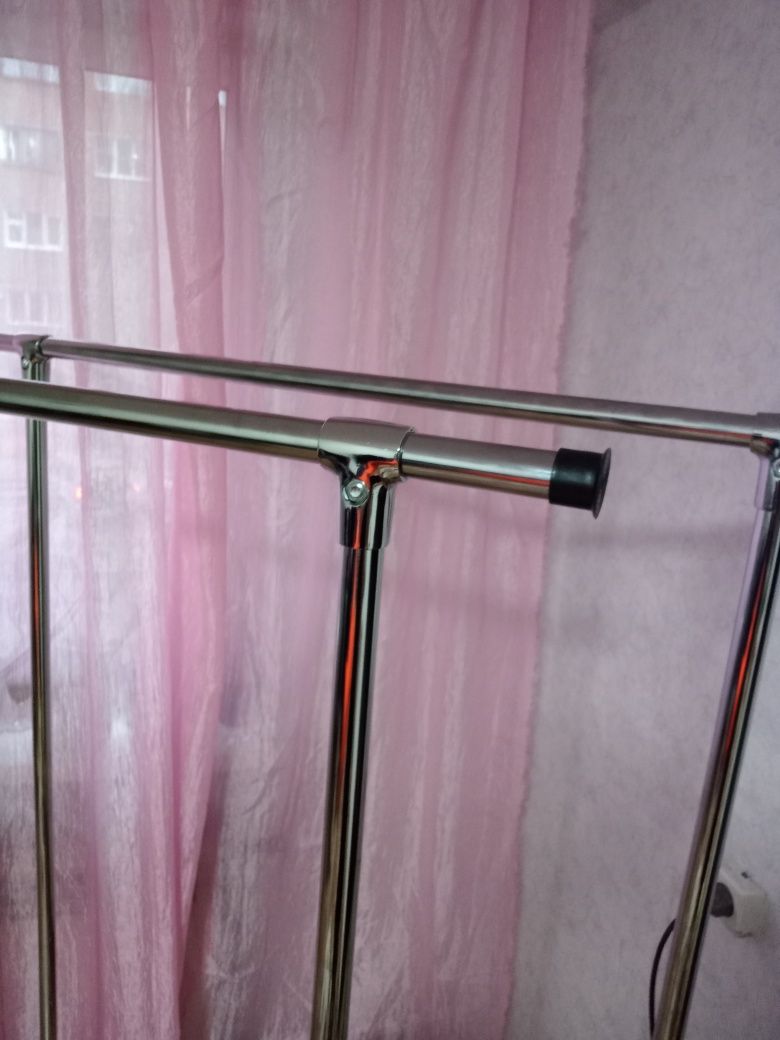 Продам стойки вешалки.новые
