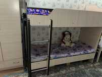 Двухъярусная кровать продаю срочно очень хорошем состоянии