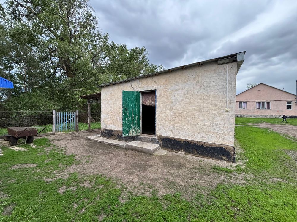 Продам или обменяю на 2-х или 3-х, отдельно стоящий дом, в пос. Акжар