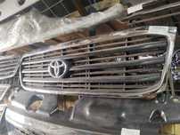 Решетка радиатора Toyota Land Cruiser J100