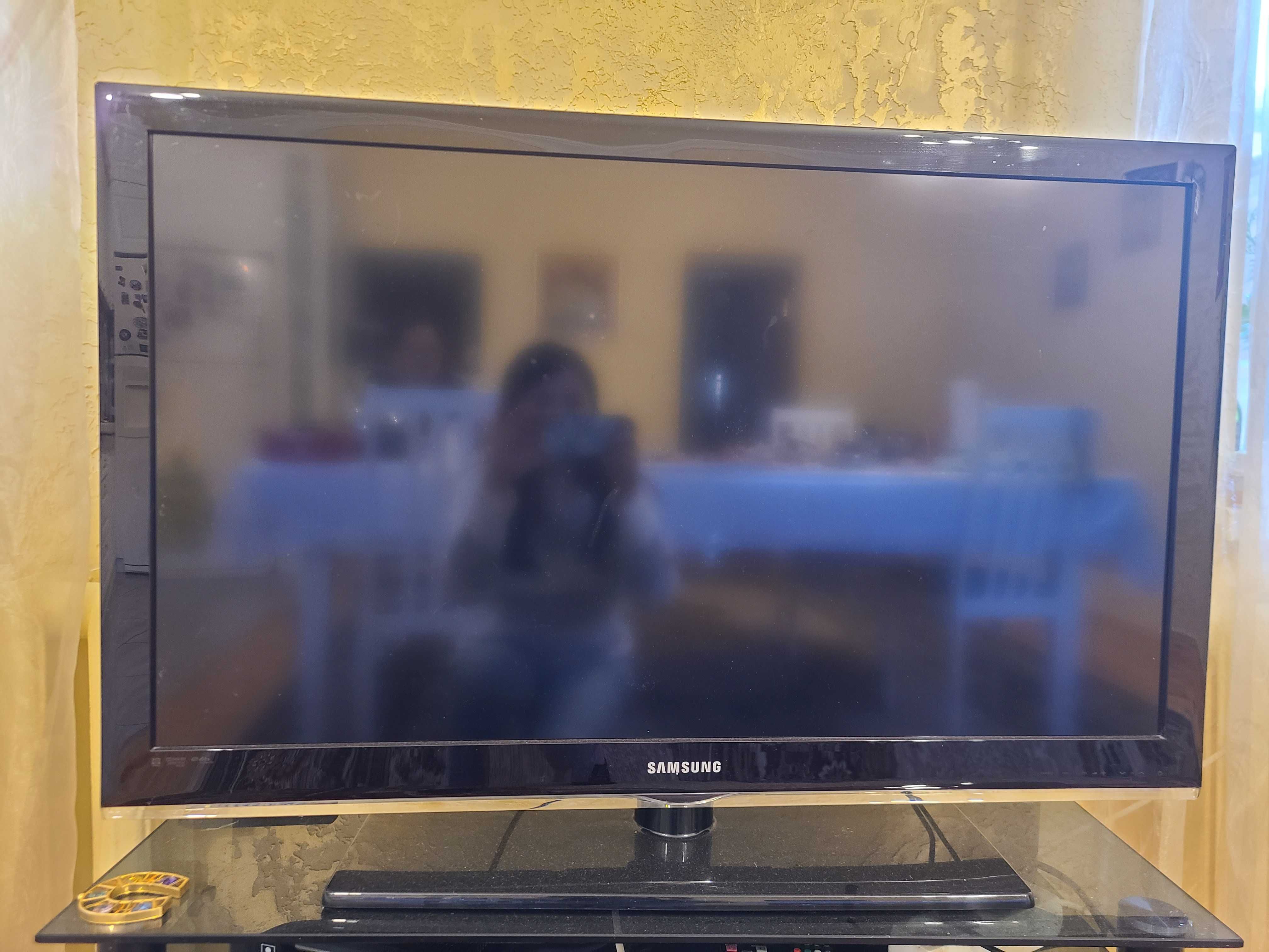 Продам телевизор Samsung б/у
