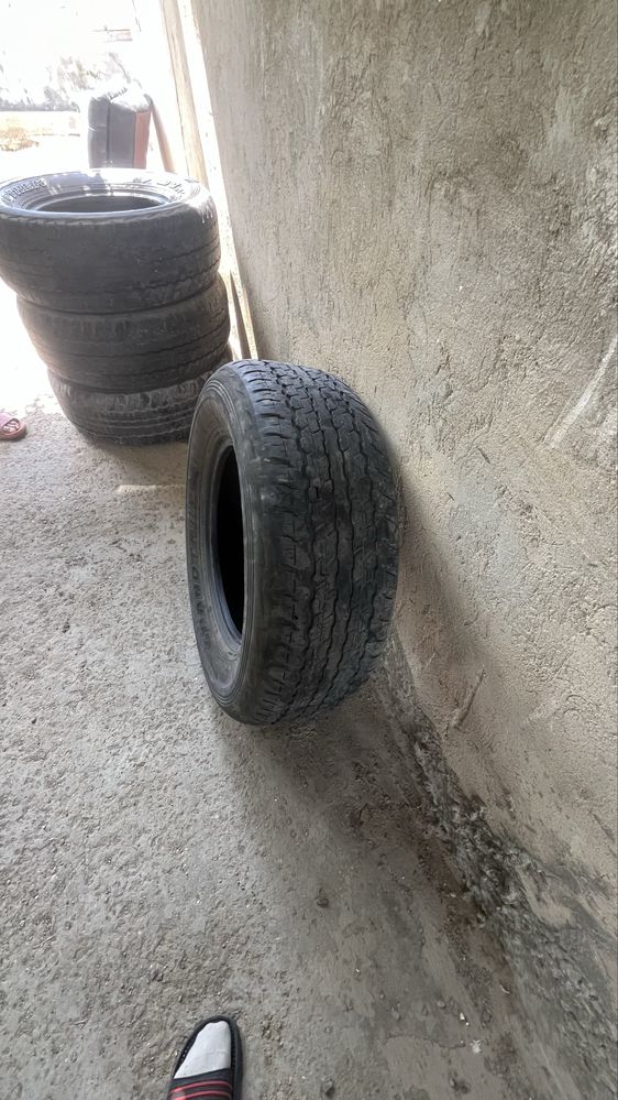 285/65R17 комплект шина .