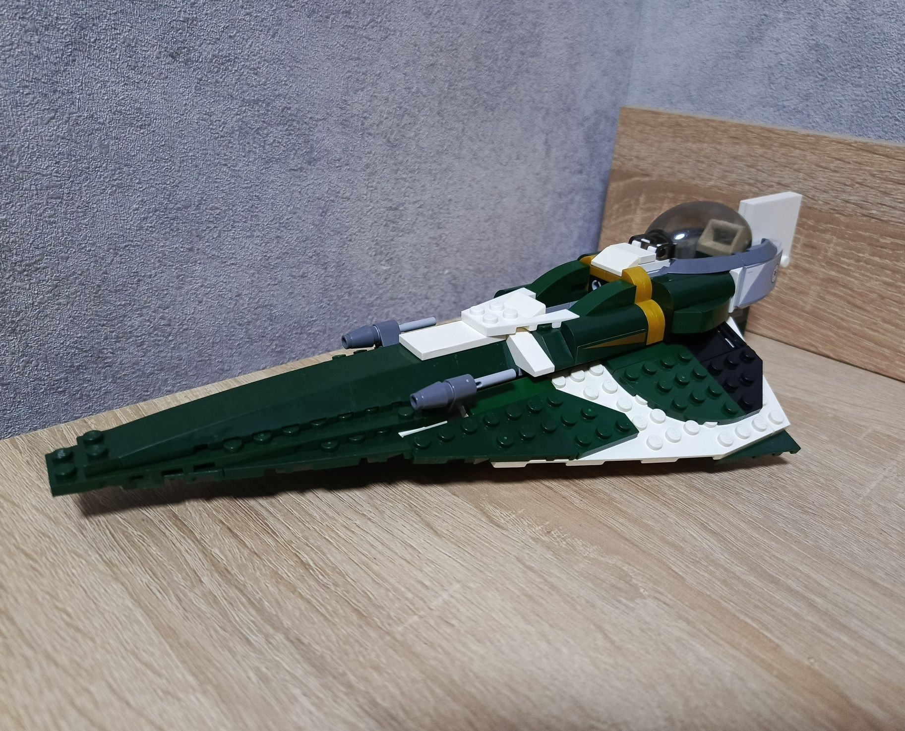 LEGO Star WARS: Saesee Tiin's Jedi Starfighter (9498)