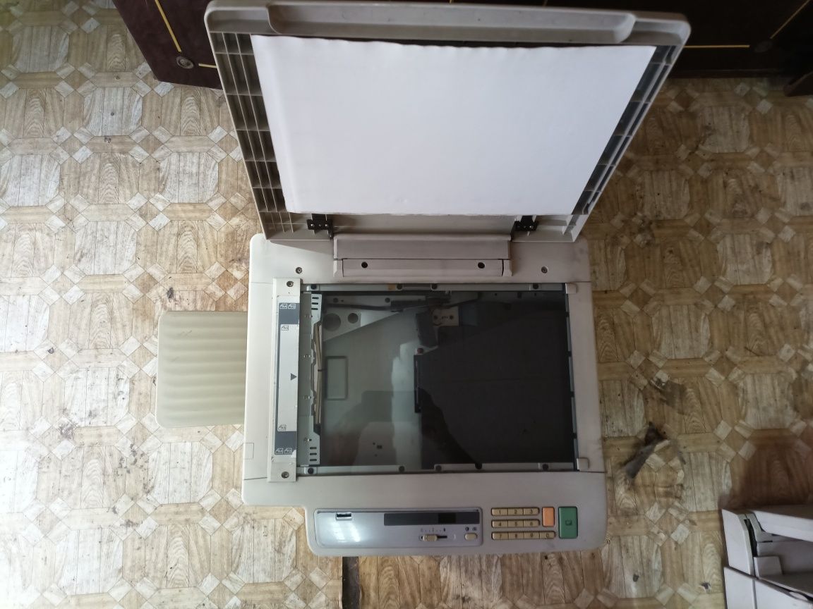 Продаю сканер TOSHIBA-1360.