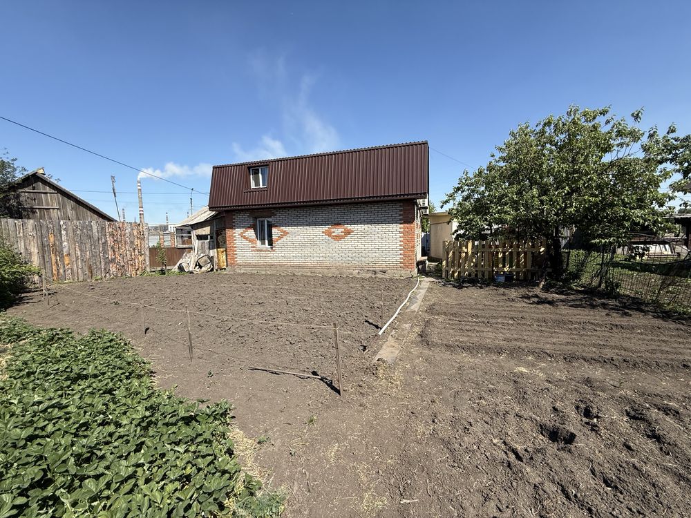Срочно продаи или  обменяю на 3 в 20 мкр+ доплата дом с мансардой