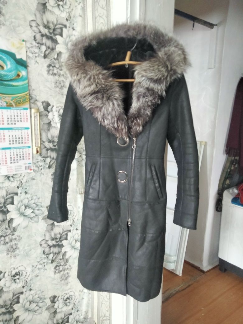 Продам шубу натуральный, , чернобуркой