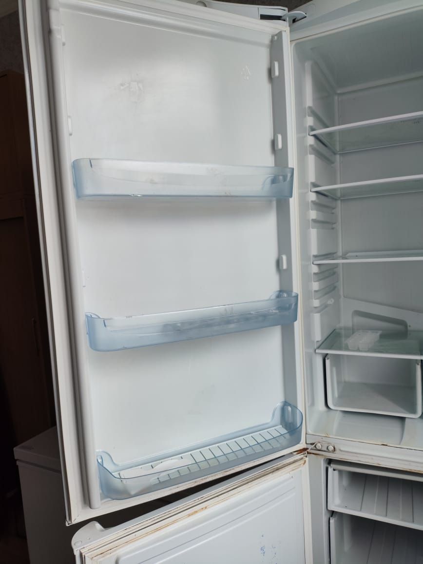 Холодильник Indesit