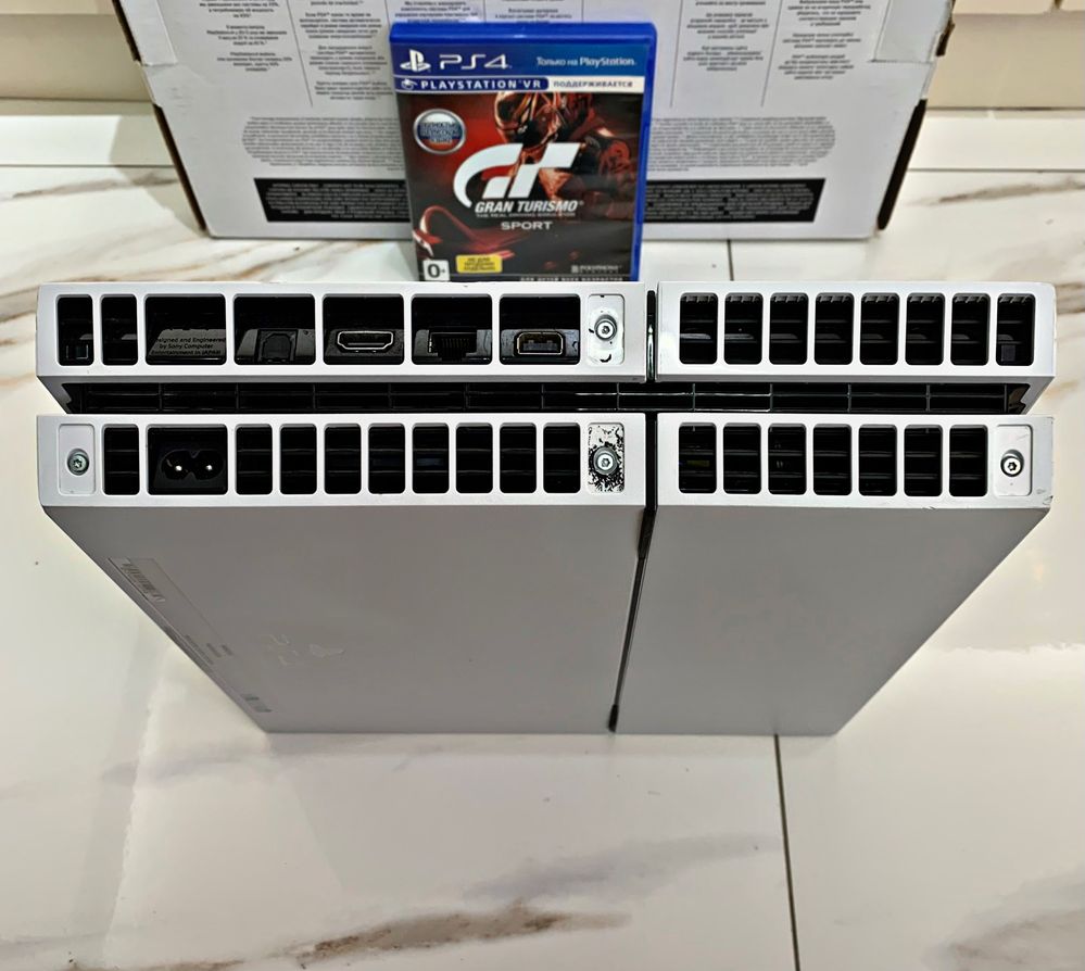 Playstation 4/ 2 геймпада