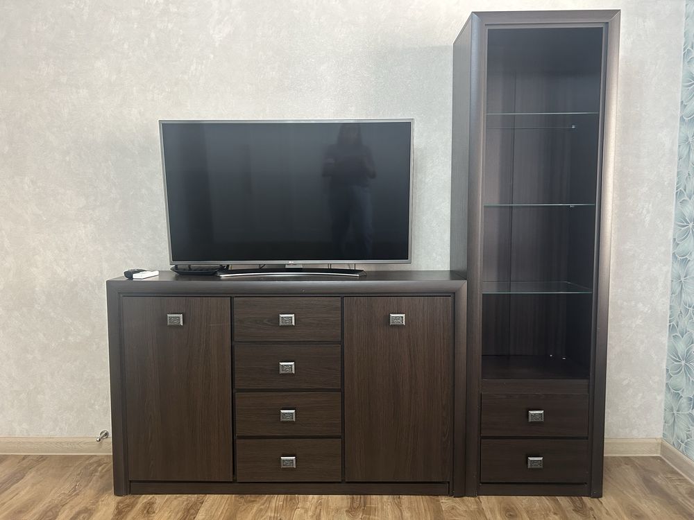 Продам стенку для гостиной в хорошем состоянии