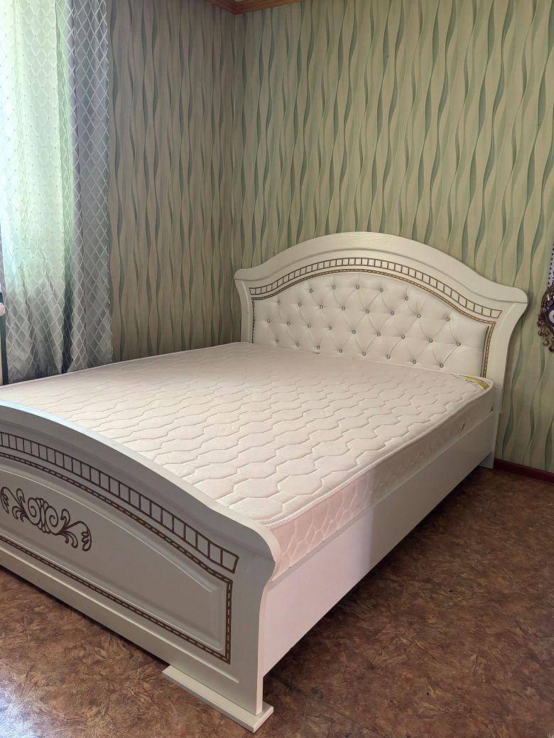 Төсек Жақсы жағдайдағы почти новый