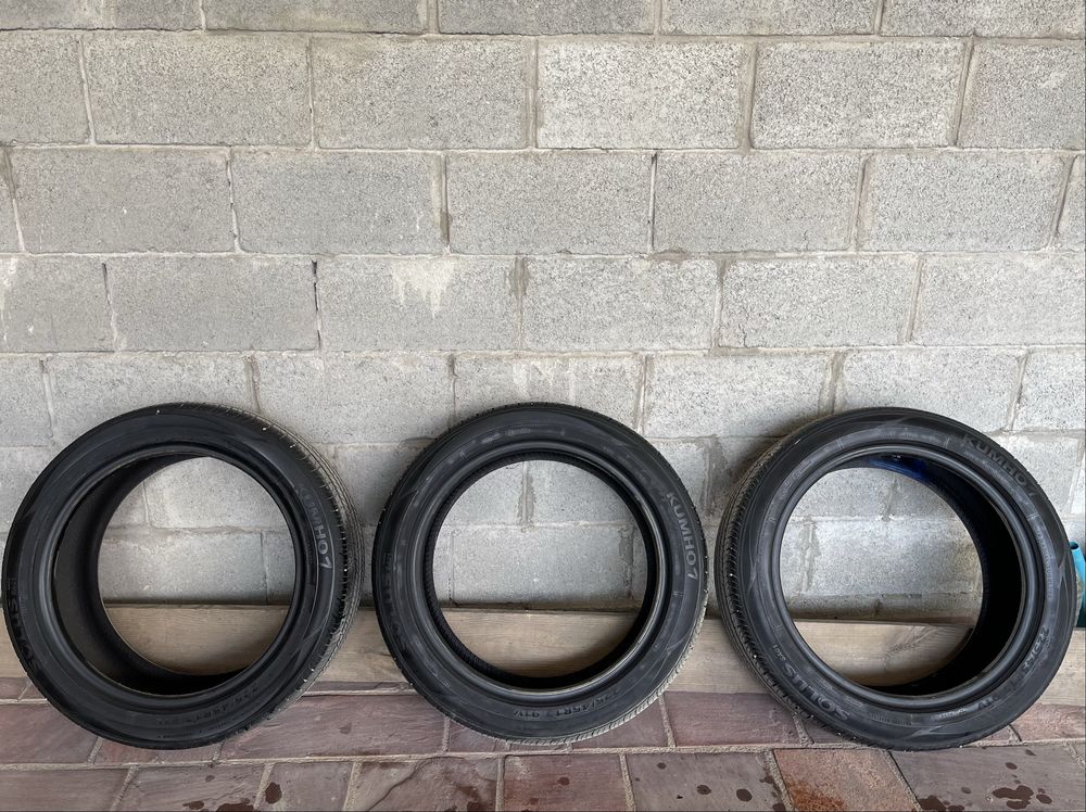 Продам шины 3 шт Kumho