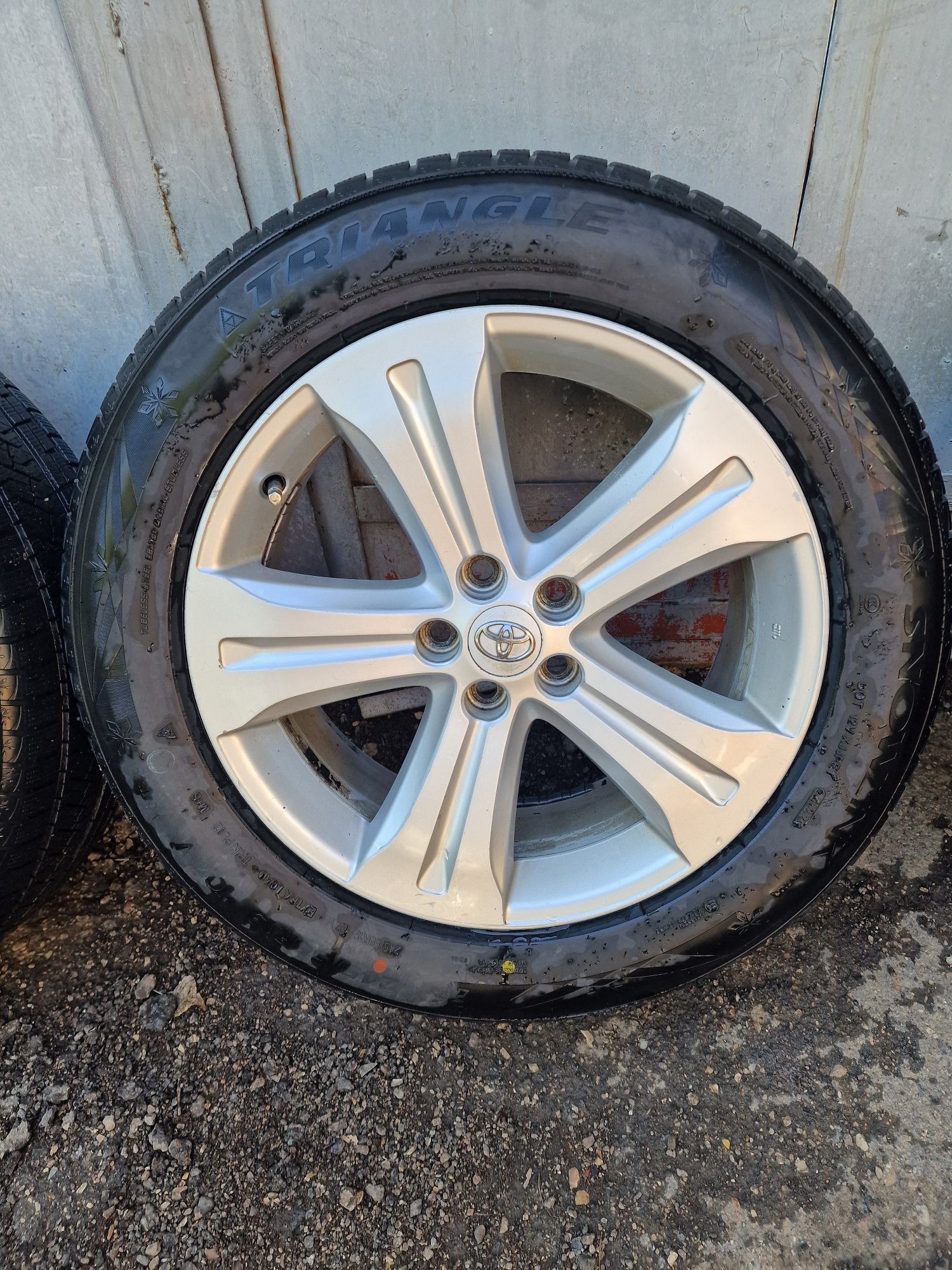 Продам оригинальные диски с резиной 245*55*R19