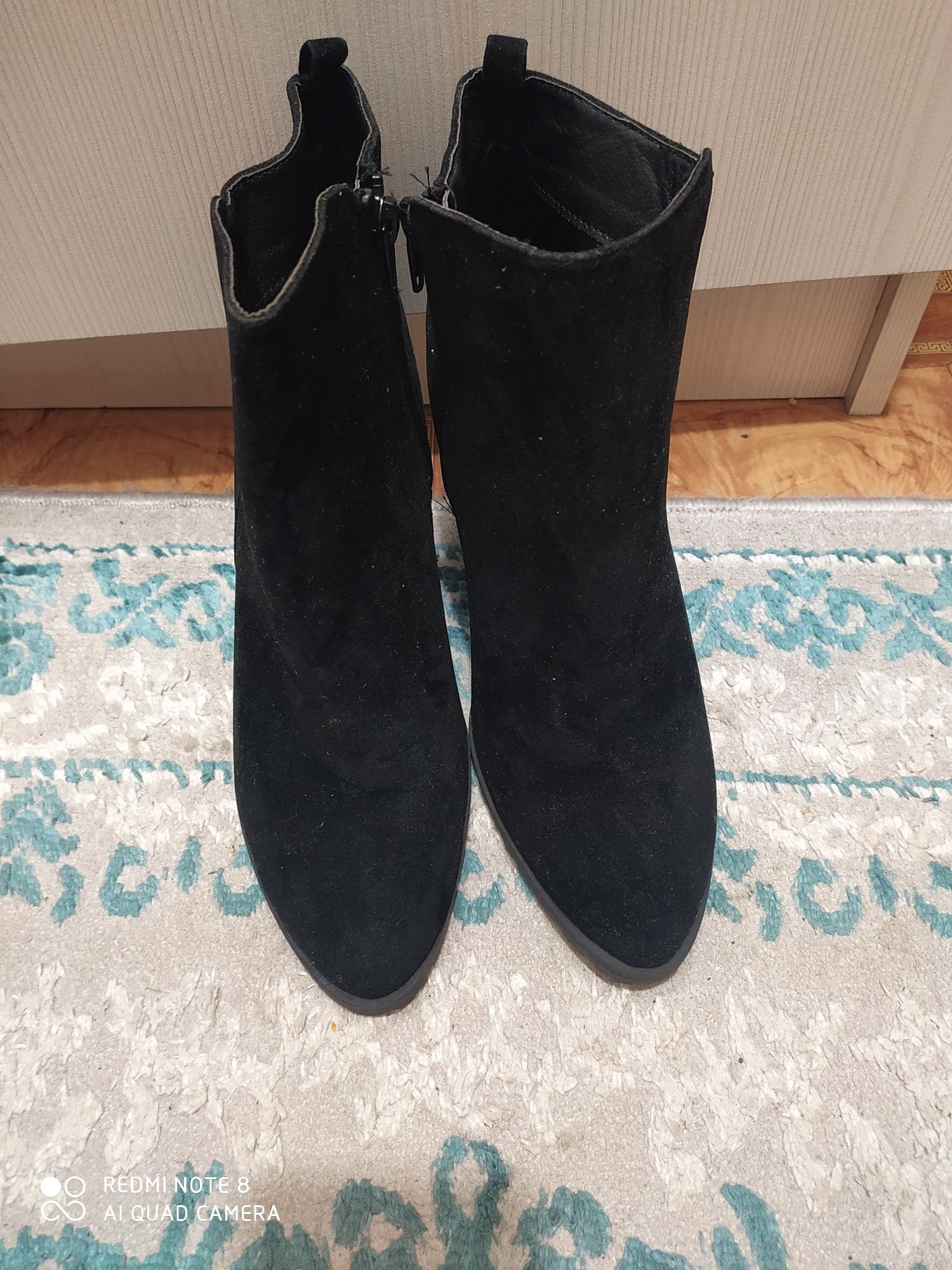 Продам женские ботильоны 39 размера, новые