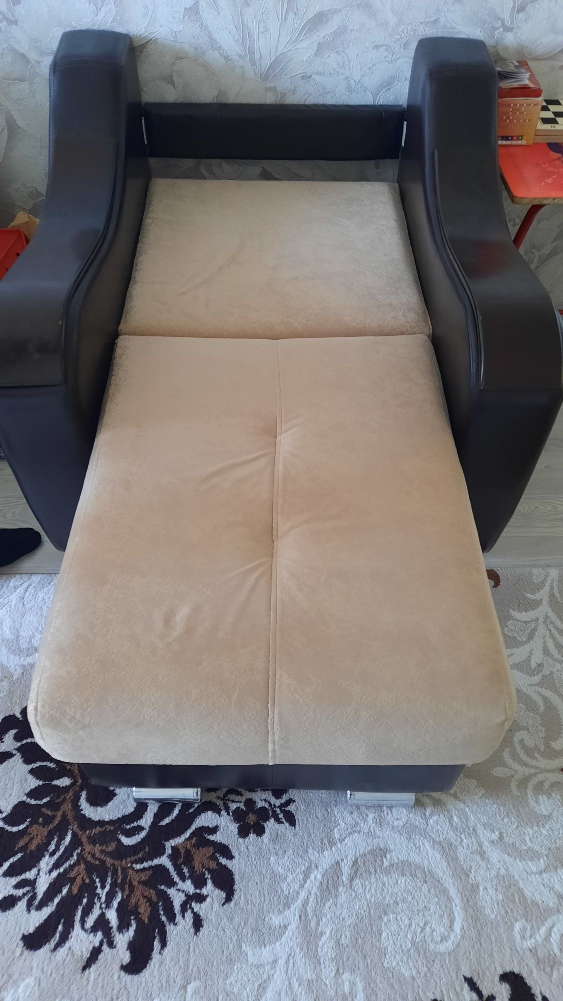 Продам отличный диван и кресло