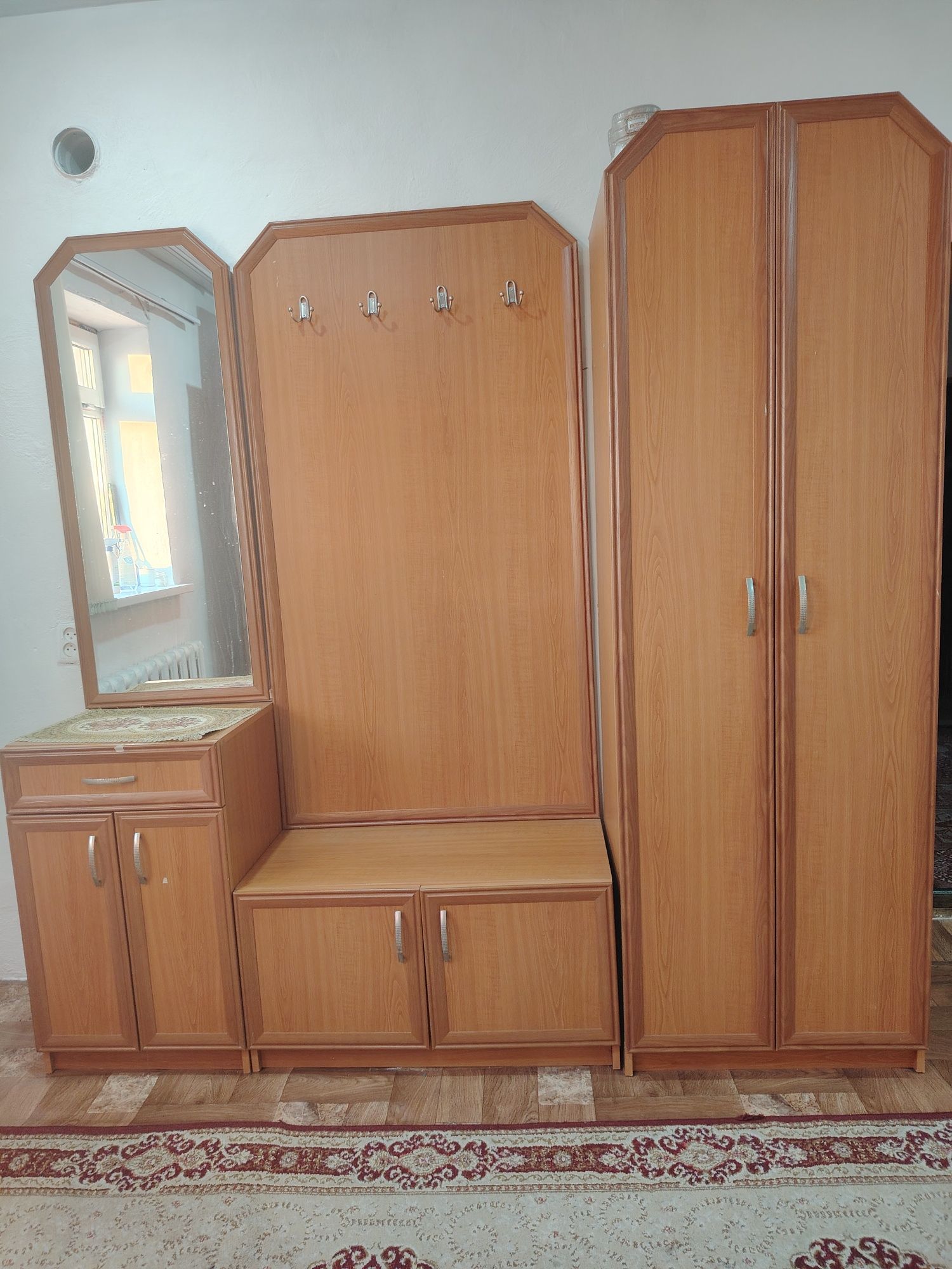 Продам прихожую за 25000тг