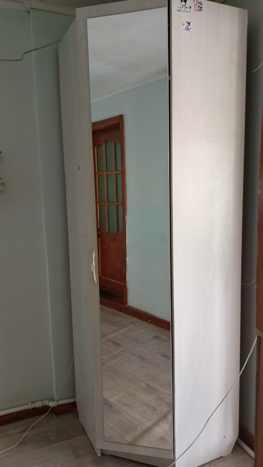 Шкаф угловой продам