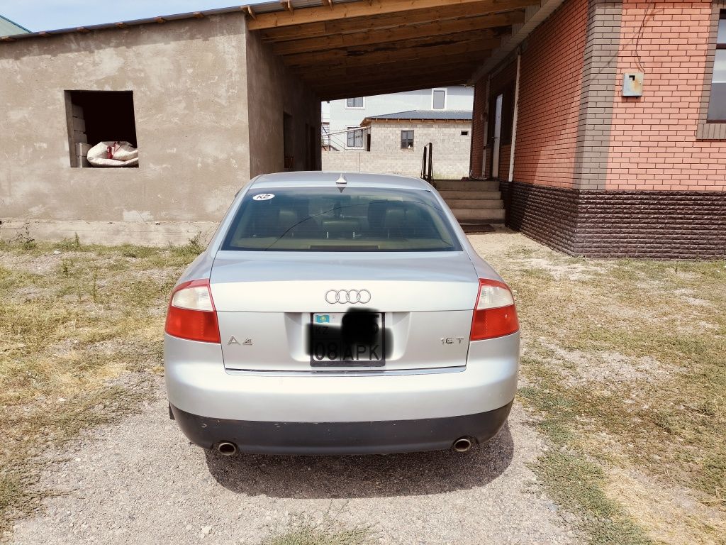 Audi. A4 серебристи