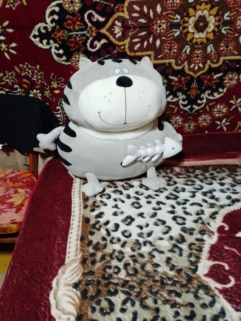 Продам мягкую игрушку кота