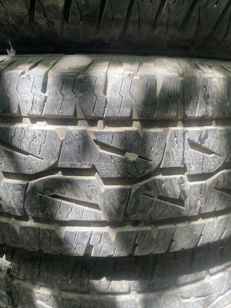 Шины Bridgestone A/T 265/65R17-4штук