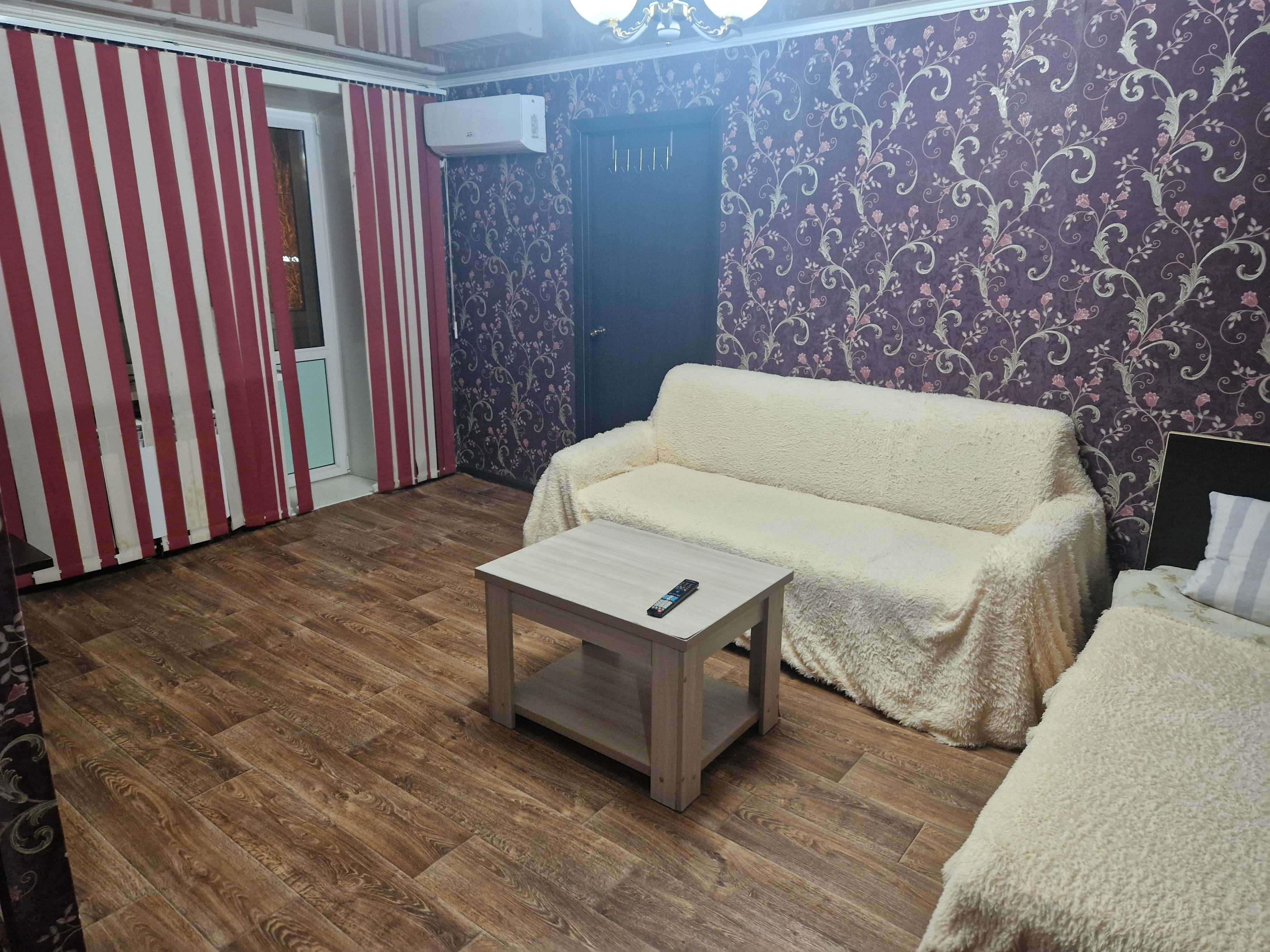 2-комнатнаяОСТАЁТСЯ ВСЁ!! КОСМОНАВТОВ 13, 3этаж,середина.