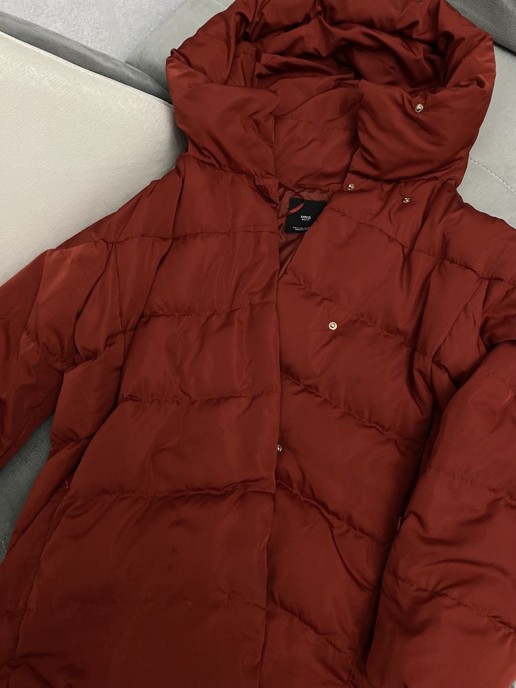 Продам куртку MNG
