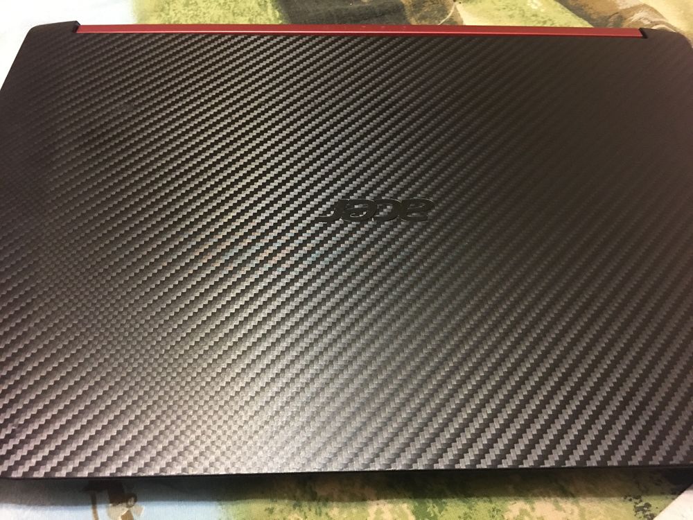 Продам игровой ноутбук 9 поколения на 1060 6gb ddr6.
