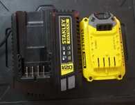 Продам STANLEY FATMAX зарядное устройство и аккомулятор.