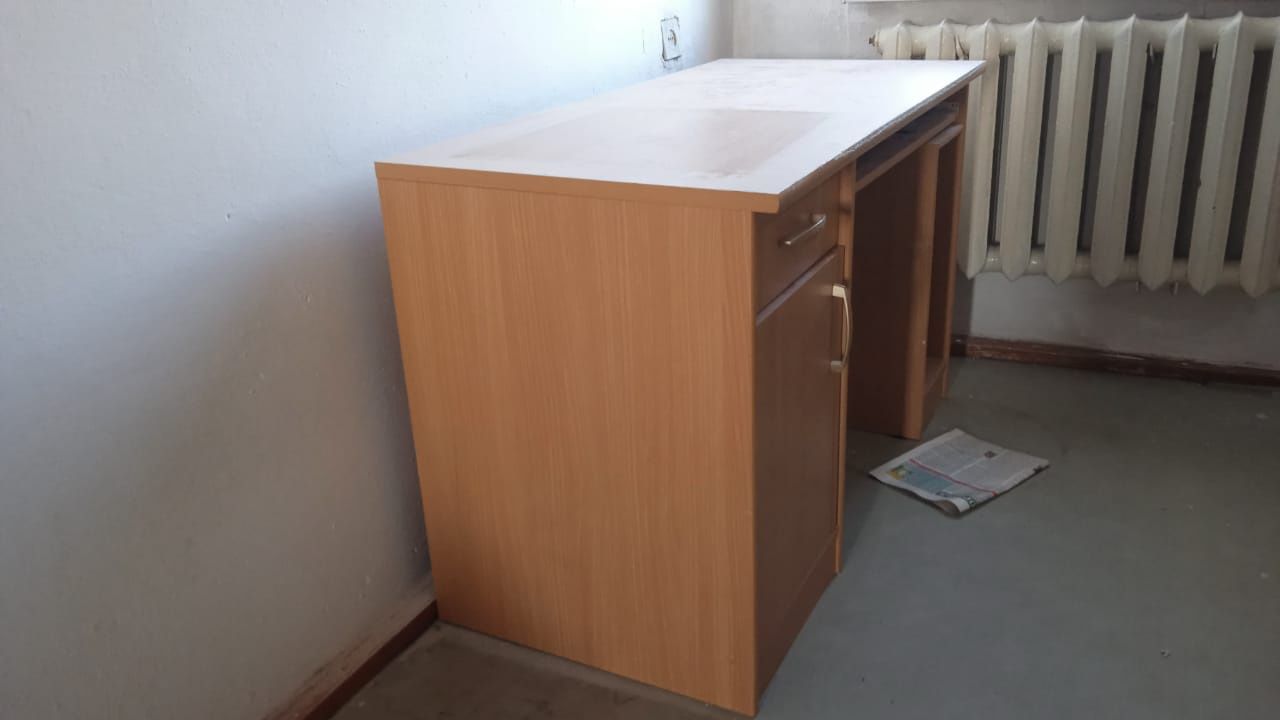Стол компьютерный