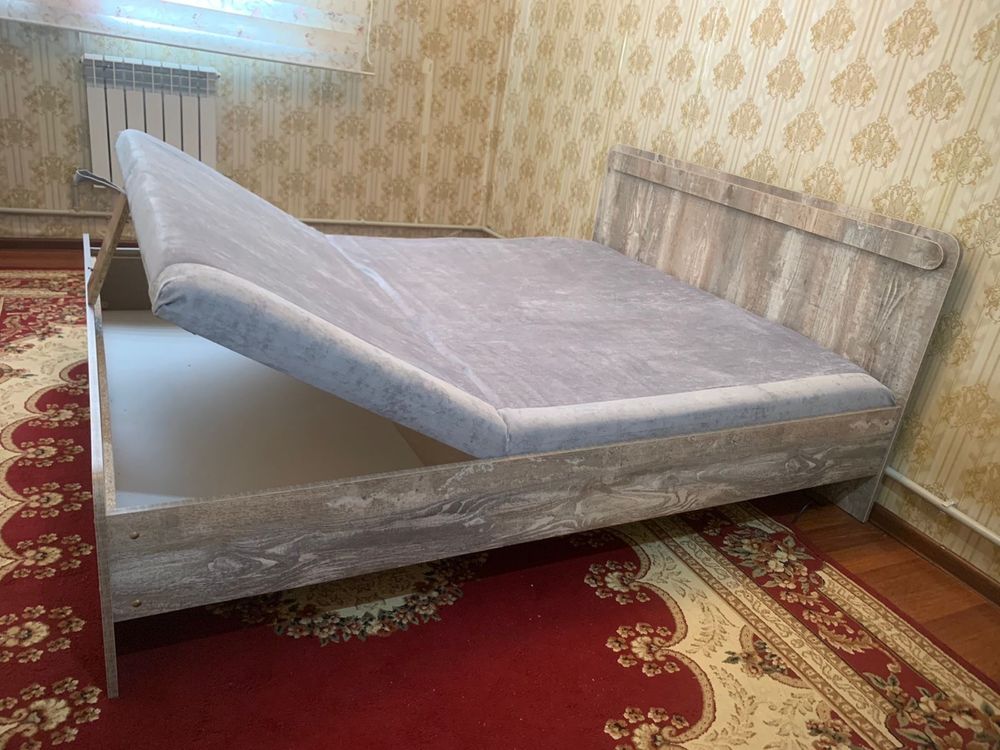 Продаем кровать.