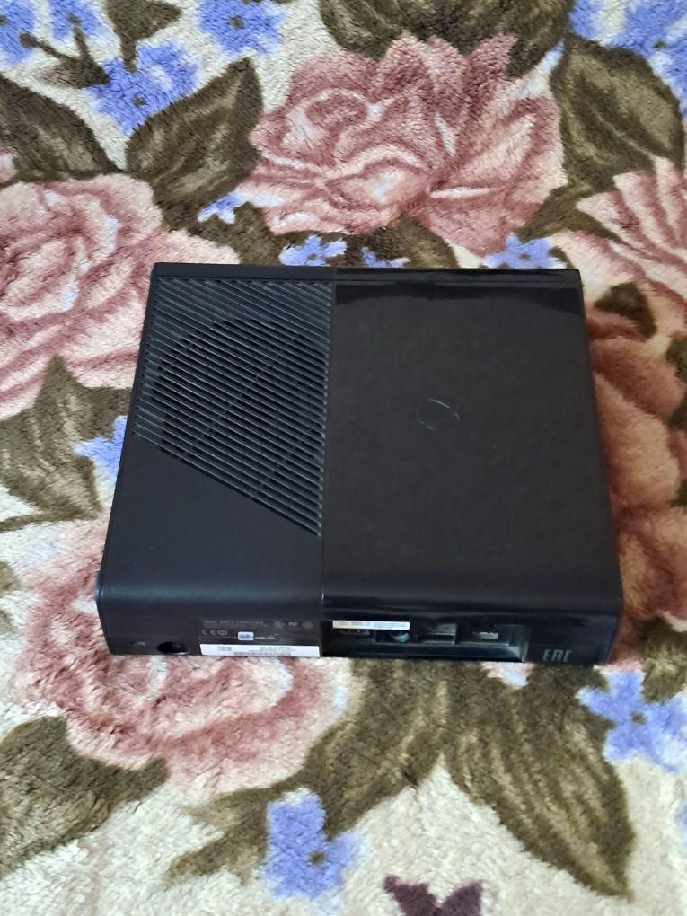 Продам приставку Xbox 360 прошитый