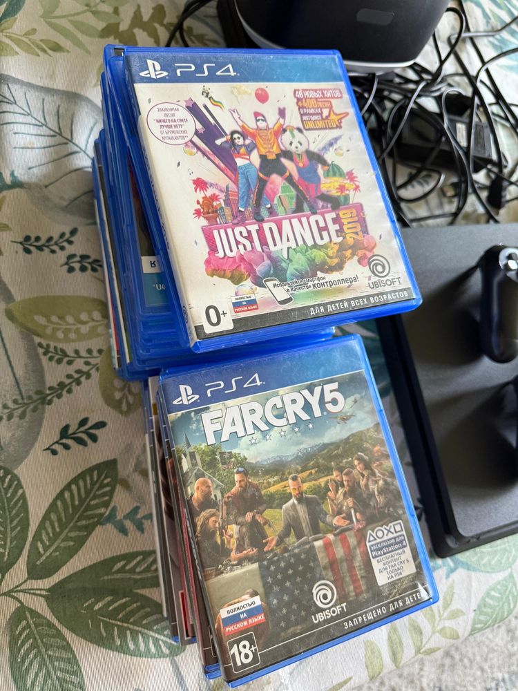 Продаю PlayStation 4