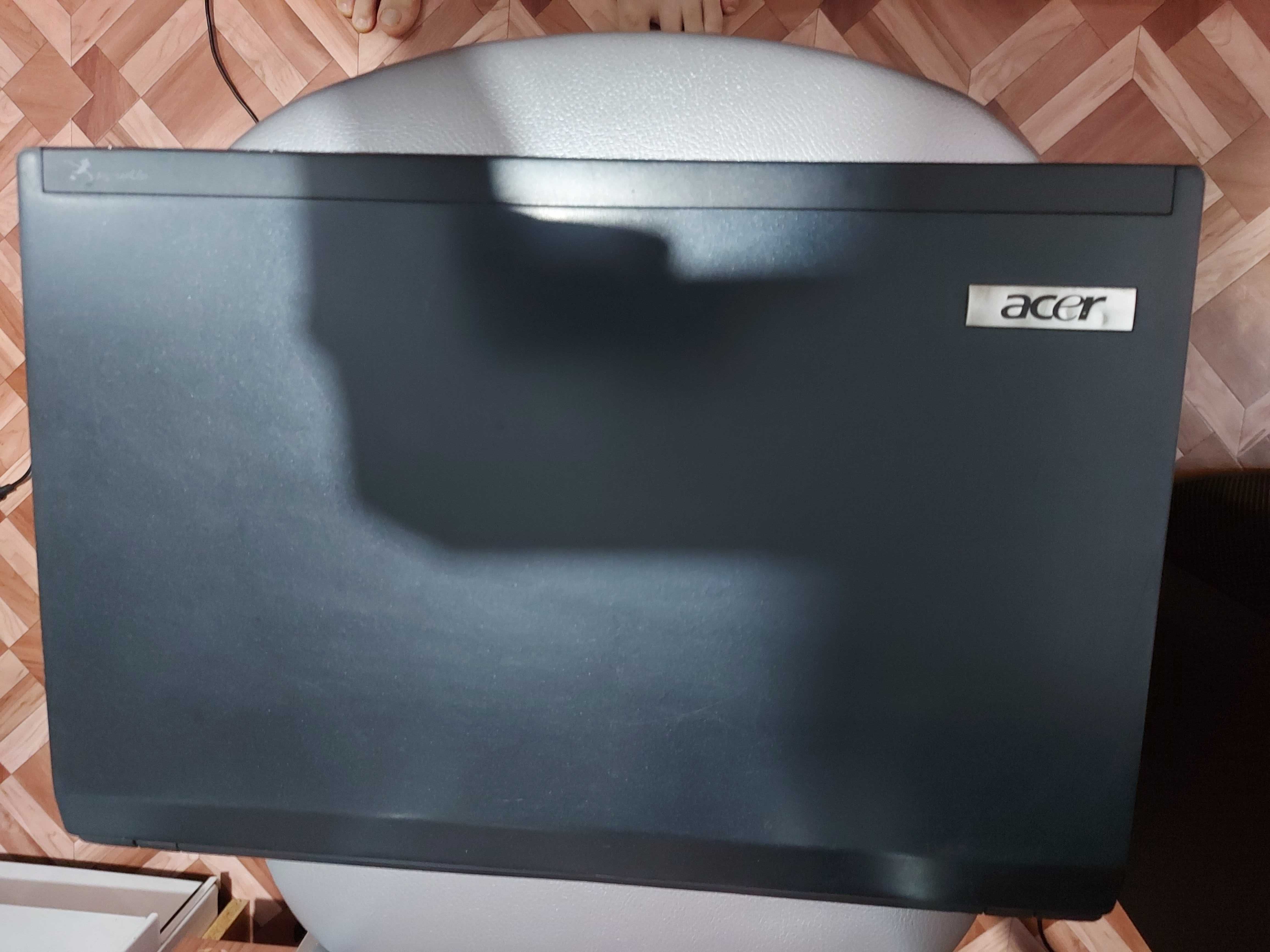 Продам ноутбук Acer (i5, DDR3 4гб, HDD 320гб).
