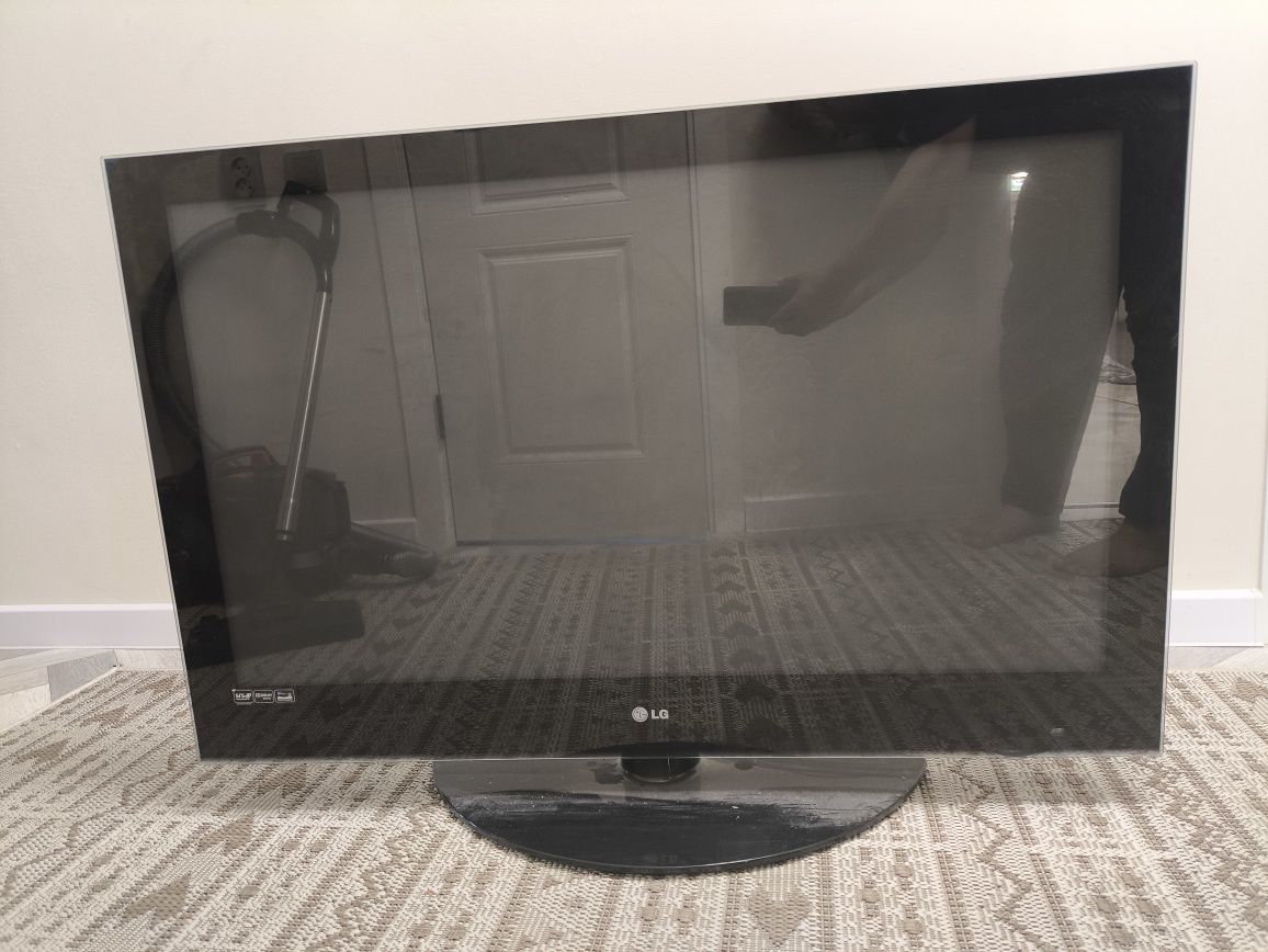 Телевизор плазменный LG диагональ экрана 107см HDMI