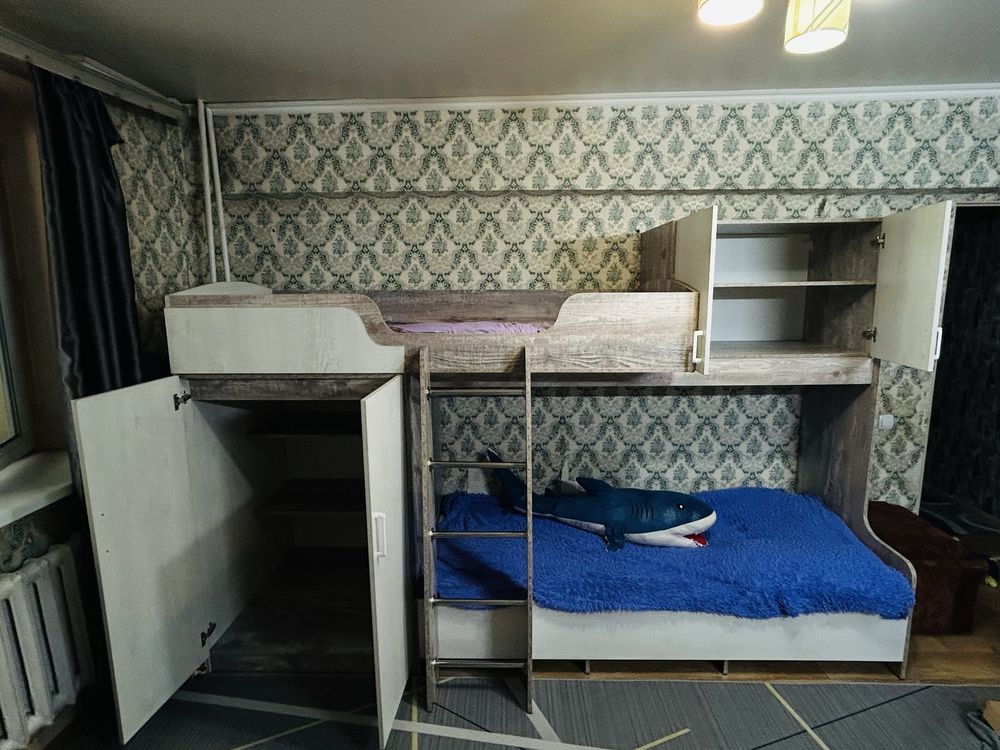 Кровать продам двухъярусная