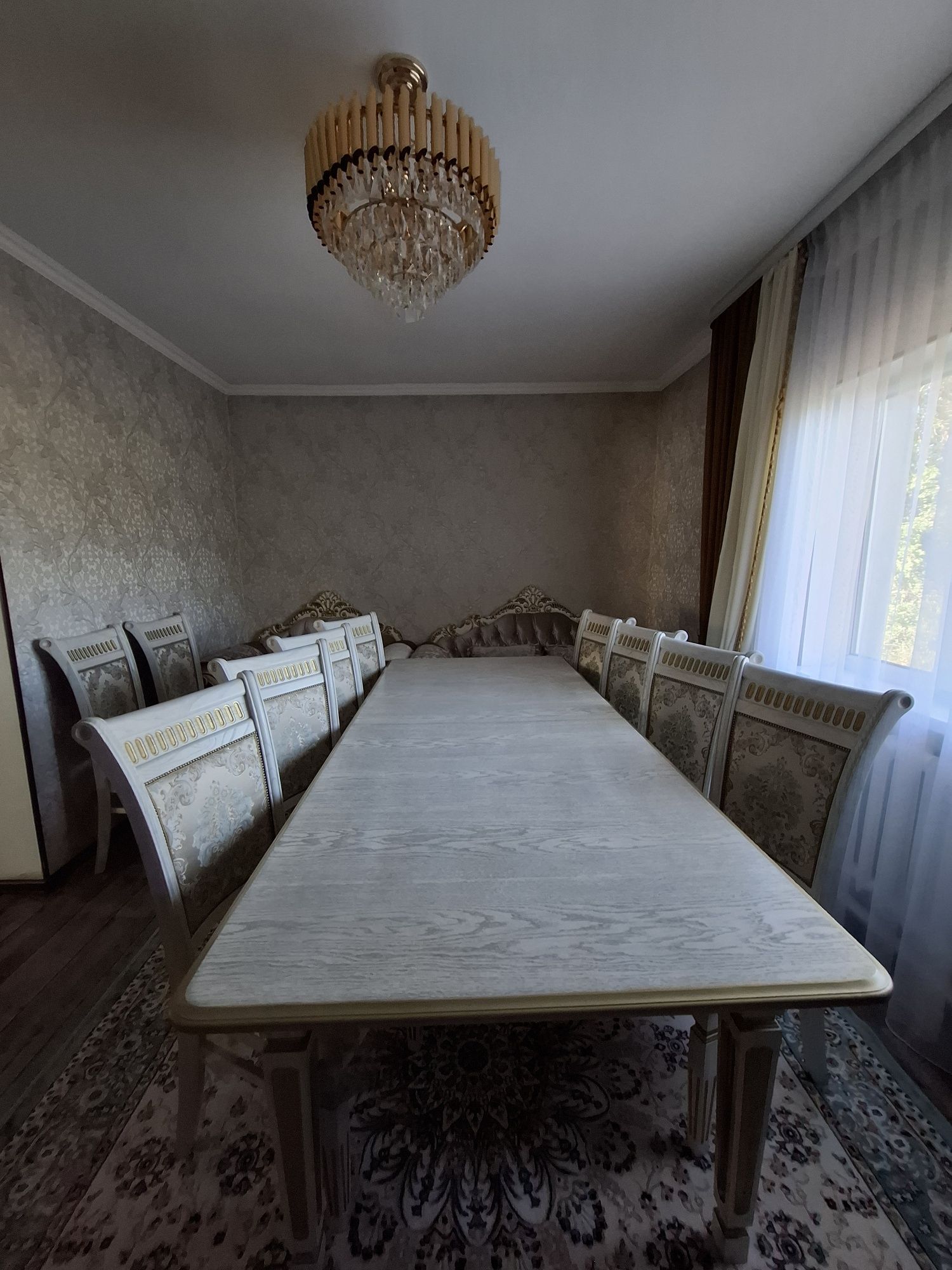 Қонақ үйге арналған мебельдер