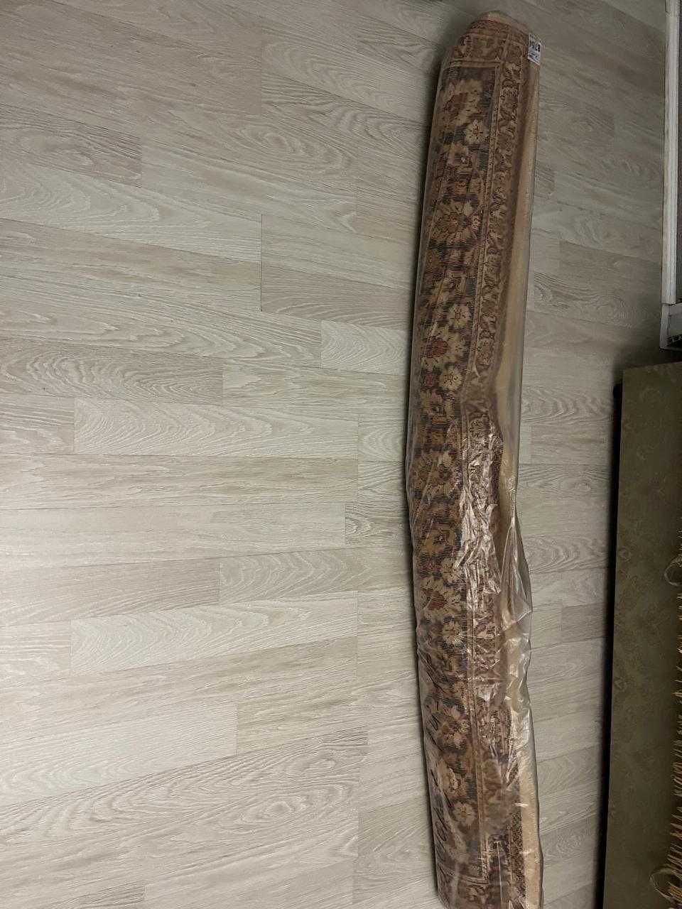 Продам ковер б/у из шерсти