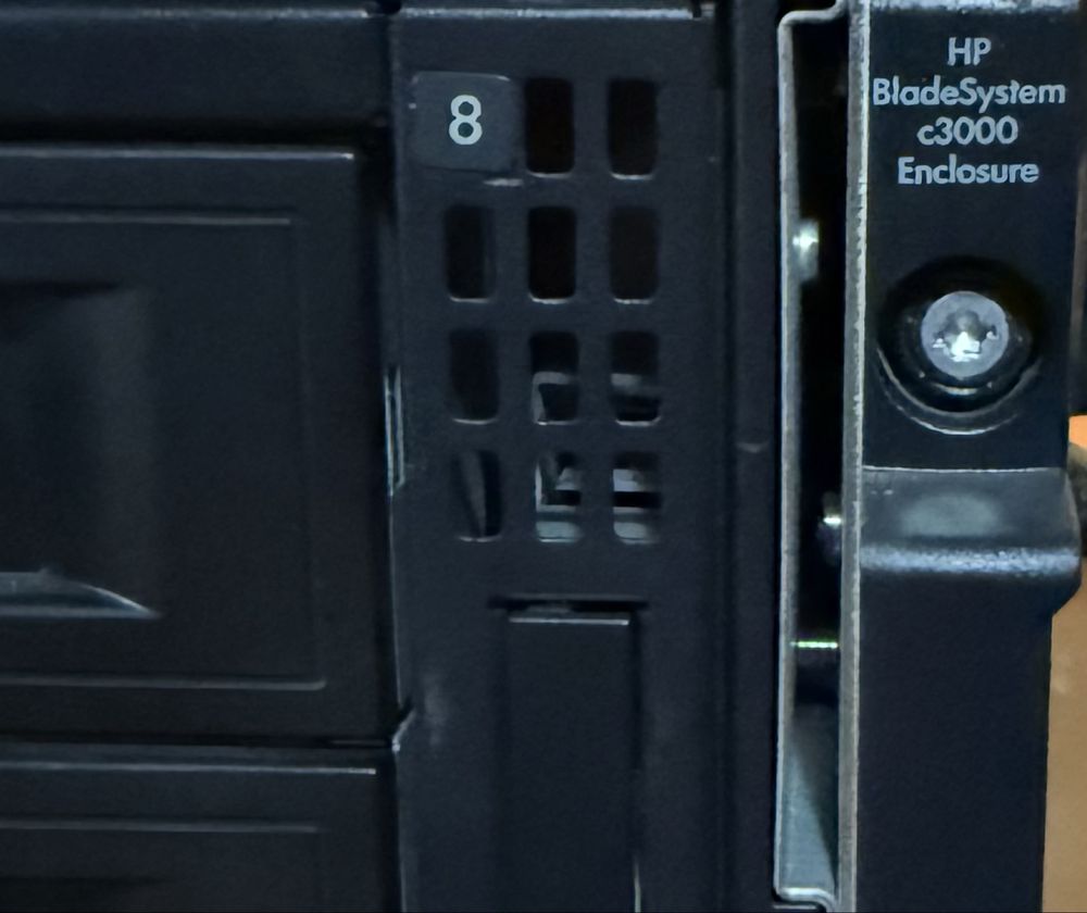 Продается Blade-серверный комплекс HP BladeSystem c3000