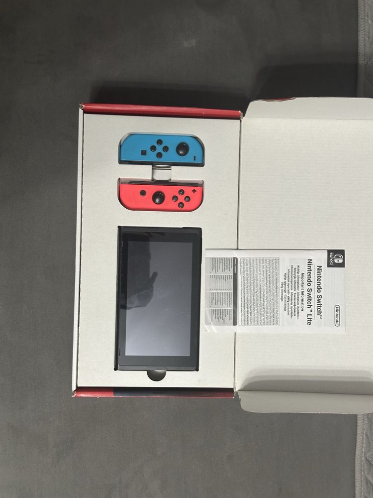Nintendo Switch + карта памяти (полный комплект) — 82 000 ₸