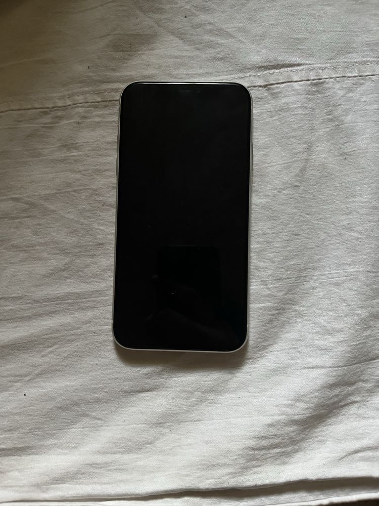 Продам Iphone 11