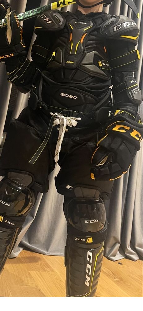 Форма хоккейная CCM tacks 9080 jr  ( джуниор) шлем ССМ tacks 310 м