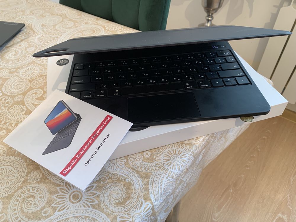 Клавиатура ipad Pro 13 2024