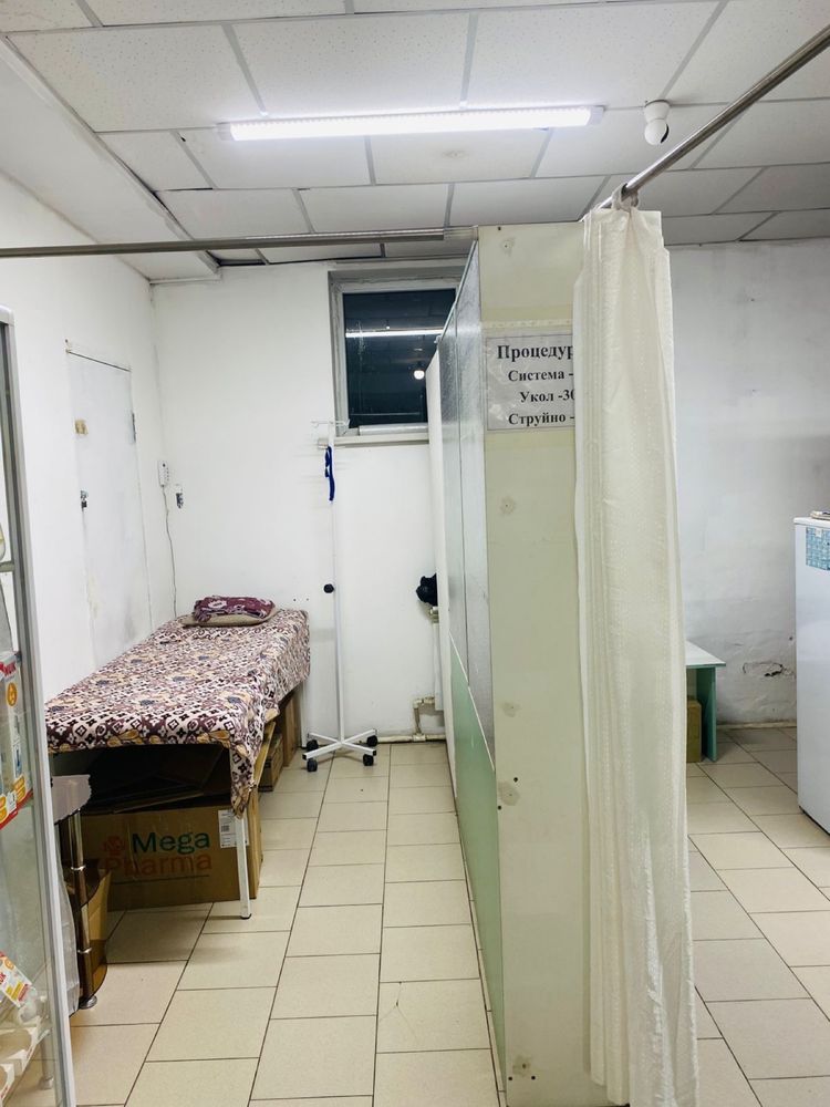Продам хозяюшку в месте с аптекой