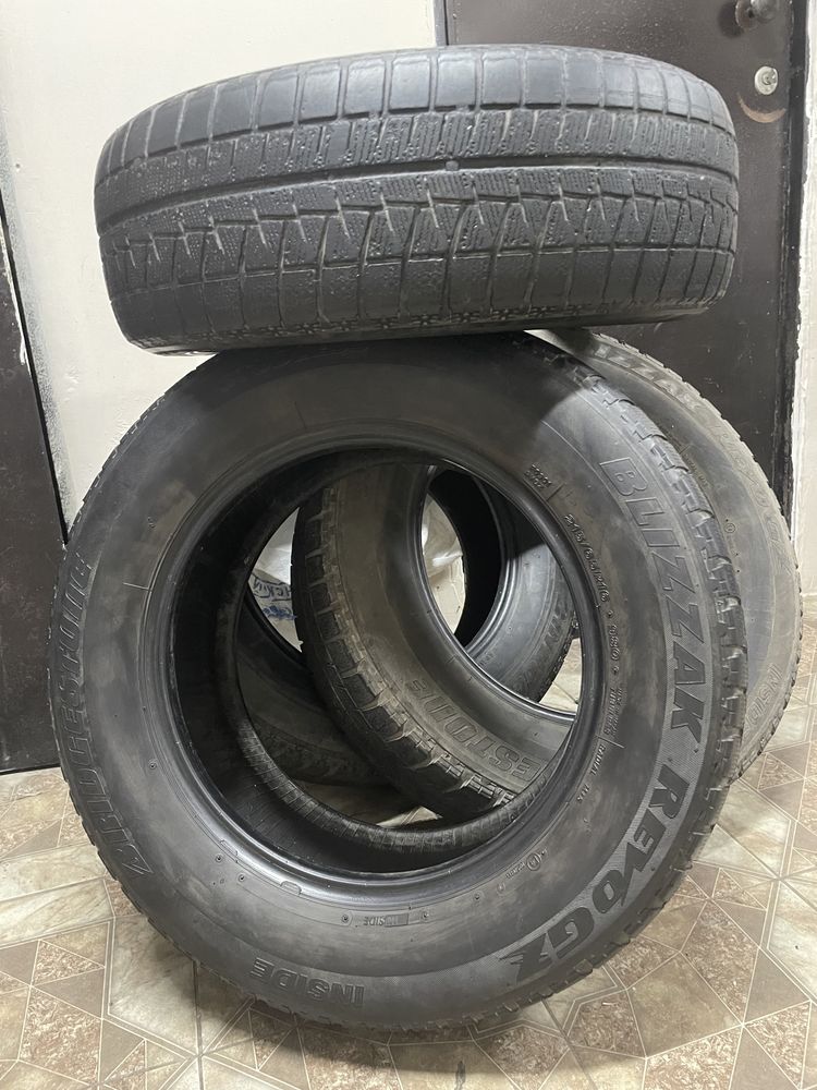 Продам резину 215/65/16
