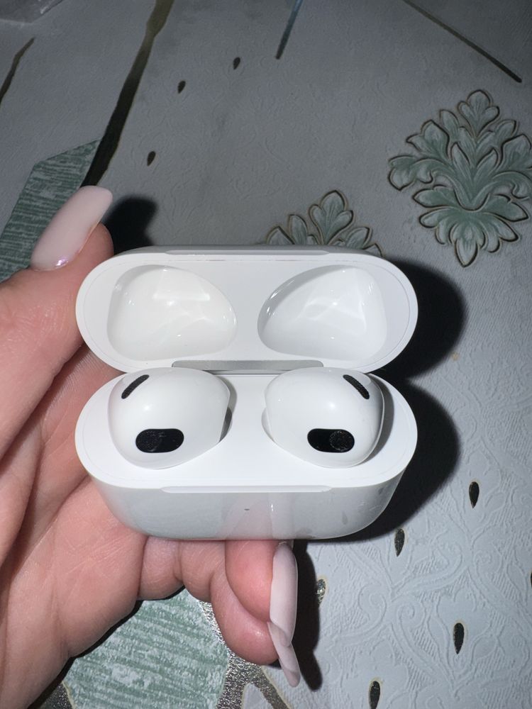 Продам airpods 3