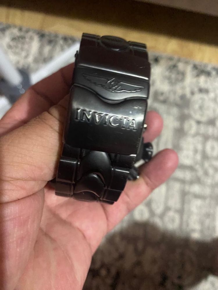 Продаю часы,оригинал INVICTA, в хорошем состоянии.
