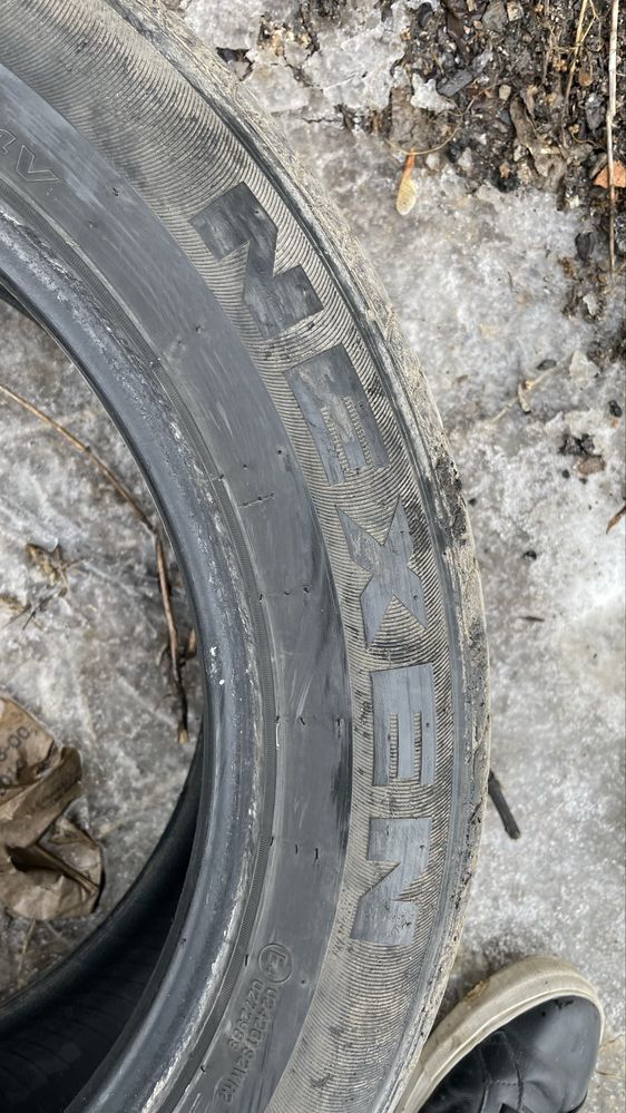 Продам летние шины 215/55/17